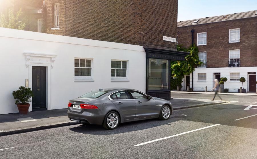  Jaguar XE Portfolio 2015 года  (фото 25 из 30)